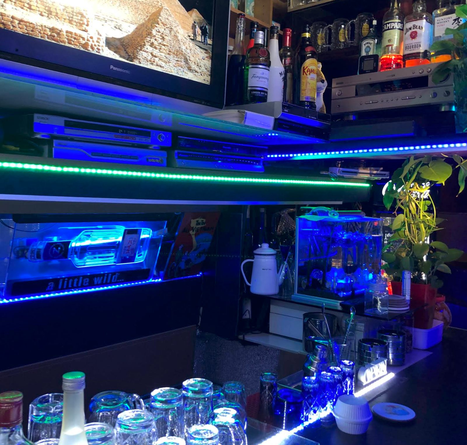 TOM2 店内写真